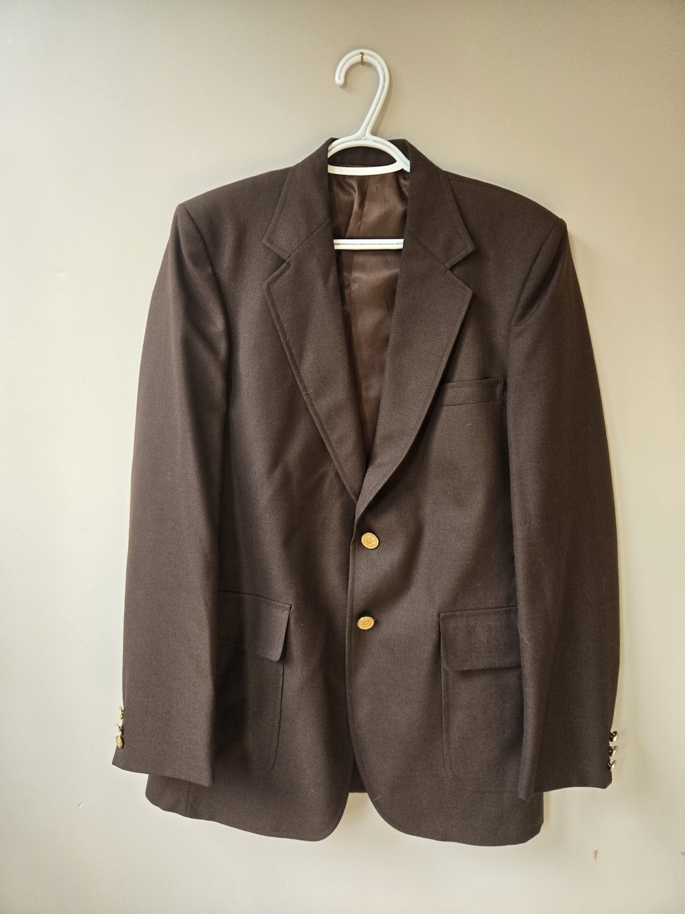 Vintage Brown Wool Blazer – Gold Crest Buttons – Size 40 Tall